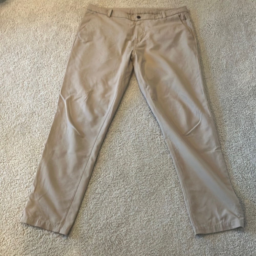 Lululemon commission khaki size 38x34